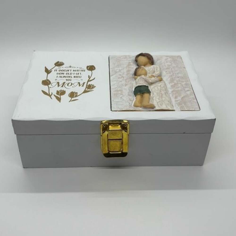 Decorative Wooden White Keepsake Box with Gold Clasp for “Mom” NWOT